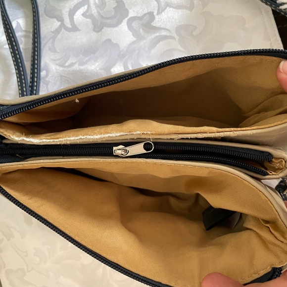 Stone & Co. Beige and Navy Elegant Crossbody Bag Regulable - Picture 7 of 16